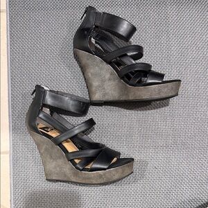 BC Footwear Black Strappy Wedge Sandals with Gray Suede Platform